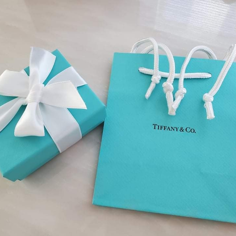 ****SOLD**** Tiffany & Co Heart Tag Pendant in Silver, Small